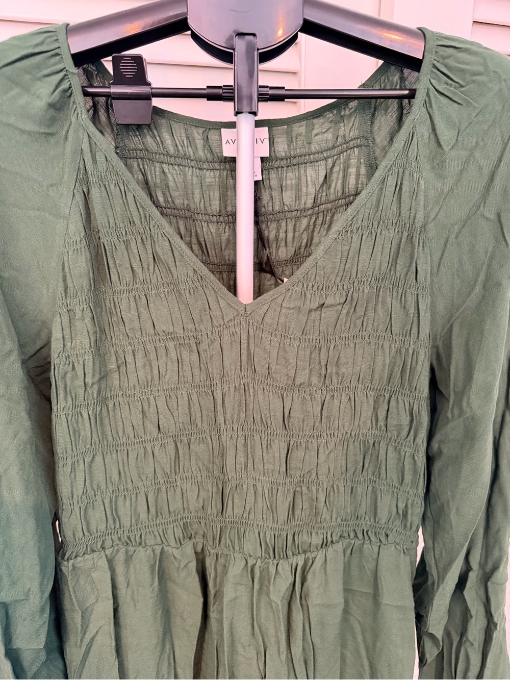 Green Smocked V-Neck Midi Dress Ava Viv. NWT. - Picture 4 of 5
